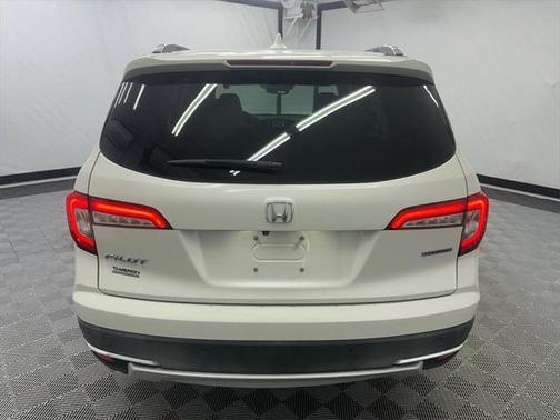 2019 Honda Pilot Touring 8-Passenger