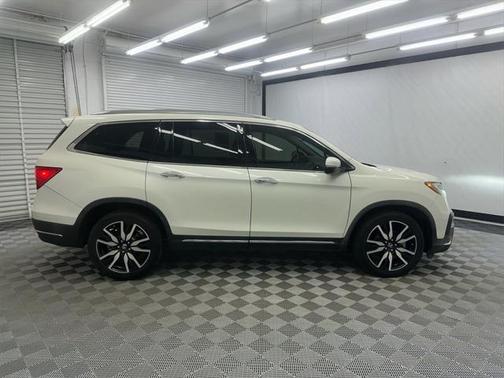 2019 Honda Pilot Touring 8-Passenger