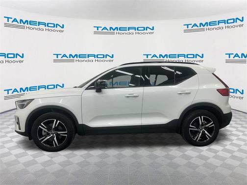 2024 Volvo XC40 B5 Core