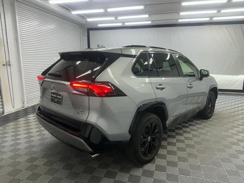 2025 Toyota RAV4 Hybrid SE