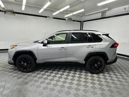 2025 Toyota RAV4 Hybrid SE