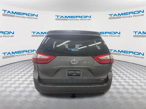 2016 Toyota Sienna XLE