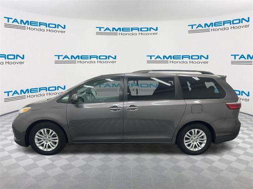 2016 Toyota Sienna XLE