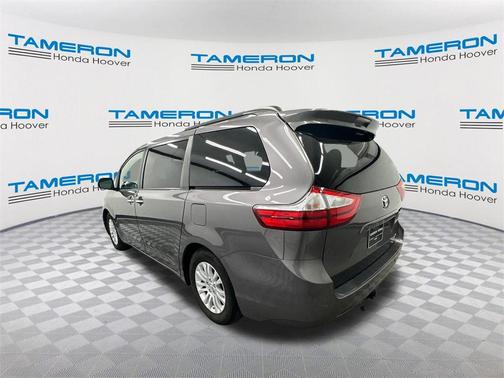 2016 Toyota Sienna XLE