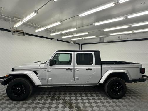 2023 Jeep Gladiator Overland