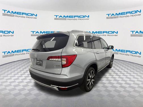 Lunar Silver Metallic 2022 Honda Pilot Touring 8-Passenger