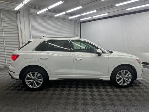 2023 Audi Q3 Premium 45 TFSI S line quattro Tiptronic