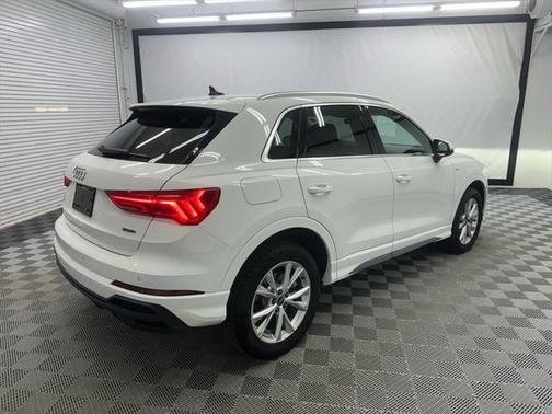 2023 Audi Q3 Premium 45 TFSI S line quattro Tiptronic