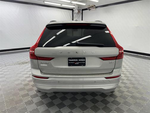 2022 Volvo XC60 B5 Momentum