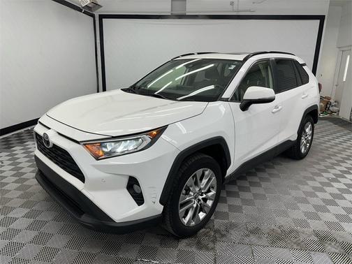 2020 Toyota RAV4 XLE Premium