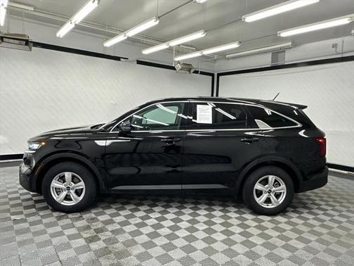 2023 Kia Sorento LX
