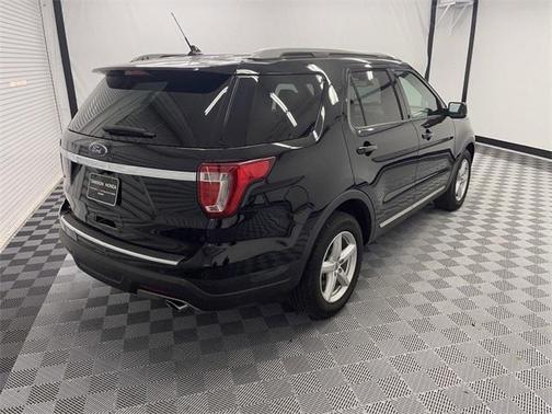 Photo 5 of 22 of 2018 Ford Explorer XLT