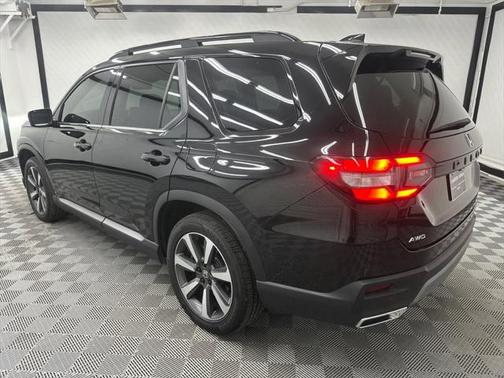 2023 Honda Pilot AWD Elite