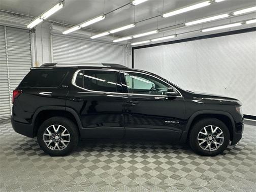 2023 GMC Acadia AWD SLT