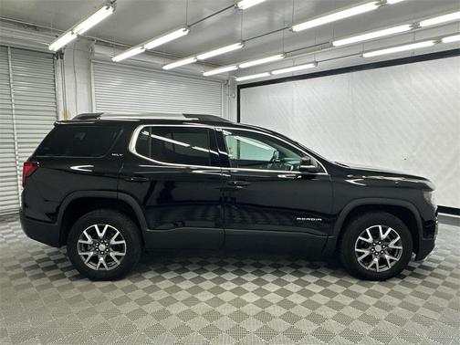 2023 GMC Acadia AWD SLT