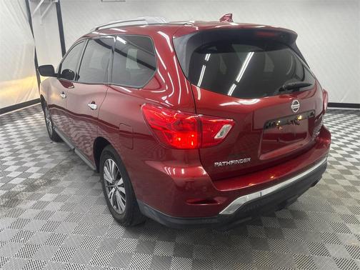 2019 Nissan Pathfinder SV