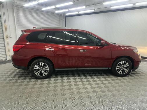 2019 Nissan Pathfinder SV