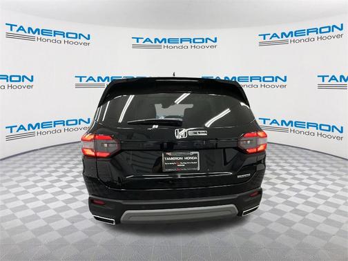 2025 Honda Pilot Touring 8-Passenger