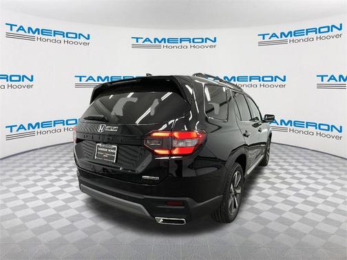 2025 Honda Pilot Touring 8-Passenger