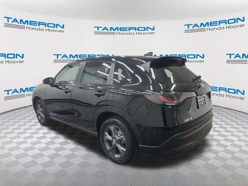 Crystal Black Pearl 2026 Honda HR-V LX