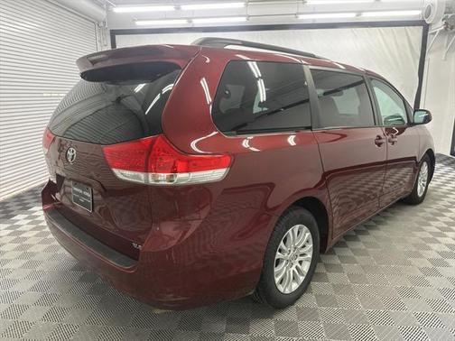 2012 Toyota Sienna XLE