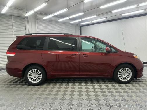 2012 Toyota Sienna XLE