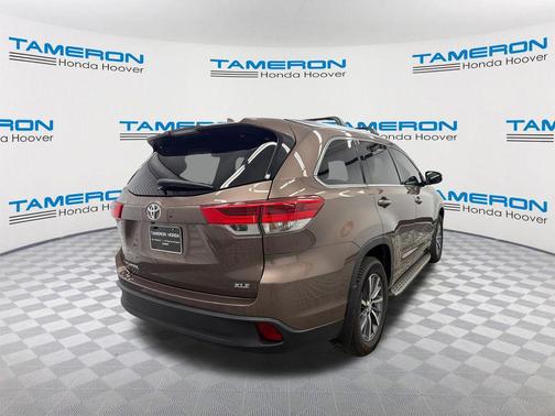 Toasted Walnut Pearl 2017 Toyota Highlander XLE