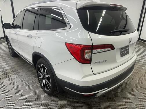 2022 Honda Pilot Touring 8-Passenger