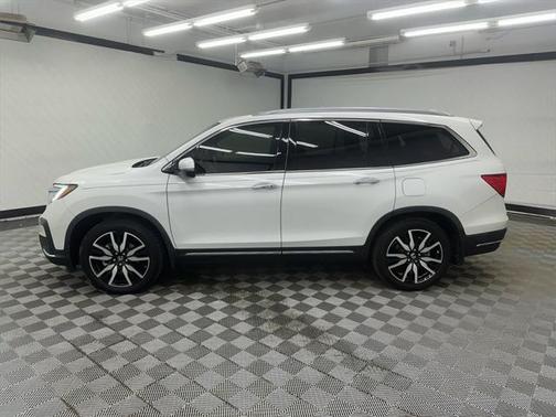 2022 Honda Pilot Touring 8-Passenger