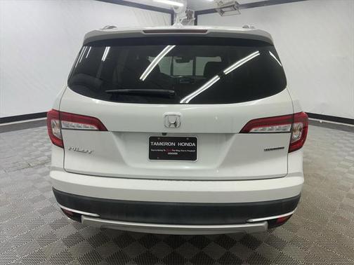 2022 Honda Pilot Touring 8-Passenger