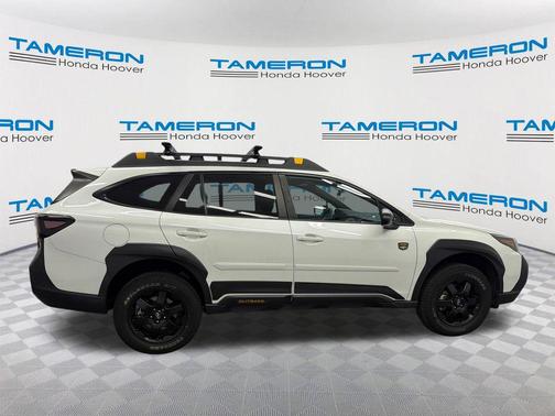 Crystal White Pearl 2022 Subaru Outback Wilderness
