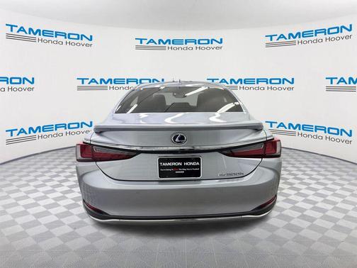 2022 Lexus ES 300h Base