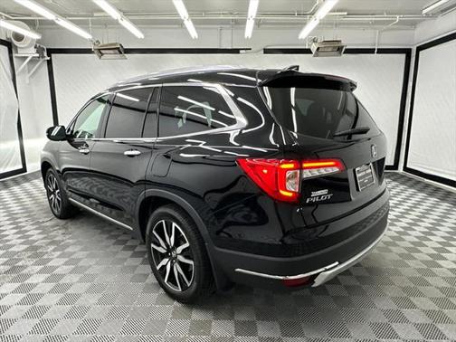 2022 Honda Pilot Touring 8-Passenger