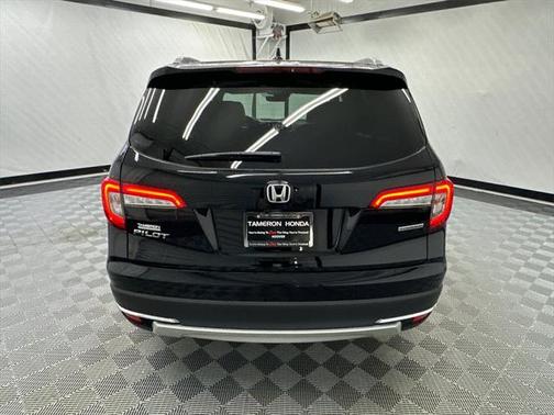 2022 Honda Pilot Touring 8-Passenger