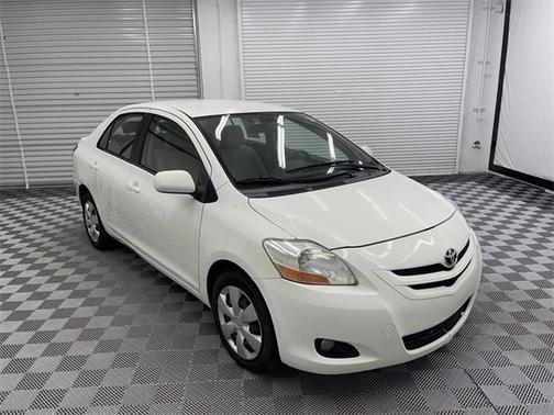 Photo 3 of 15 of 2007 Toyota Yaris Base