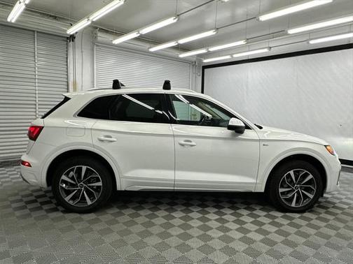 2022 Audi Q5 45 S line Premium Plus
