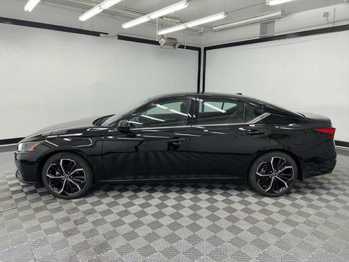 2023 Nissan Altima SR FWD