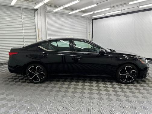 2023 Nissan Altima SR FWD