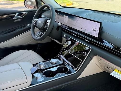 2025 Genesis GV80 2.5T