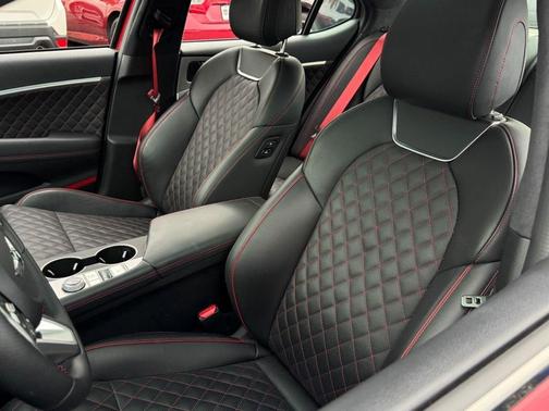 2023 Genesis G70 3.3T