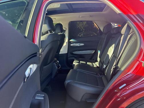 2023 Genesis GV70 2.5T