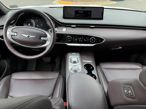 2023 Genesis GV70 2.5T