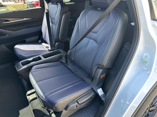 Radiant White 2026 INFINITI QX60 SPORT