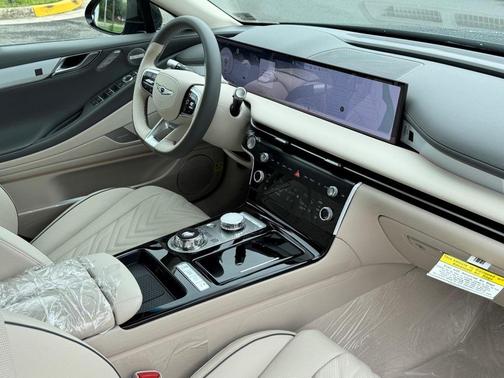 2025 Genesis G80 2.5T