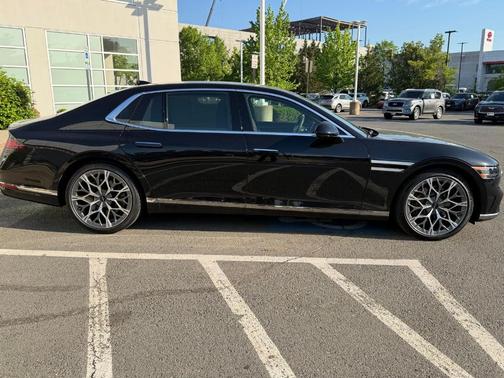 Vik Black 2026 Genesis G90 3.5T e-SC