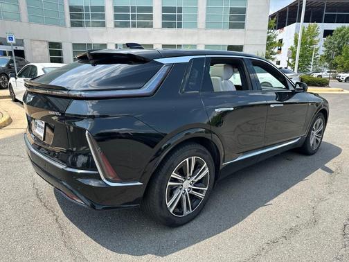 Stellar Black Metallic 2024 Cadillac LYRIQ Luxury