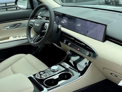 2026 Genesis GV70 2.5T