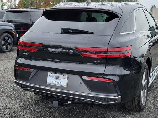2026 Genesis GV70 2.5T Advanced