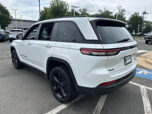 Bright White Clearcoat 2023 Jeep Grand Cherokee Limited