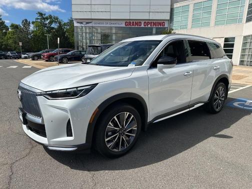 Radiant White 2026 INFINITI QX60 Luxe